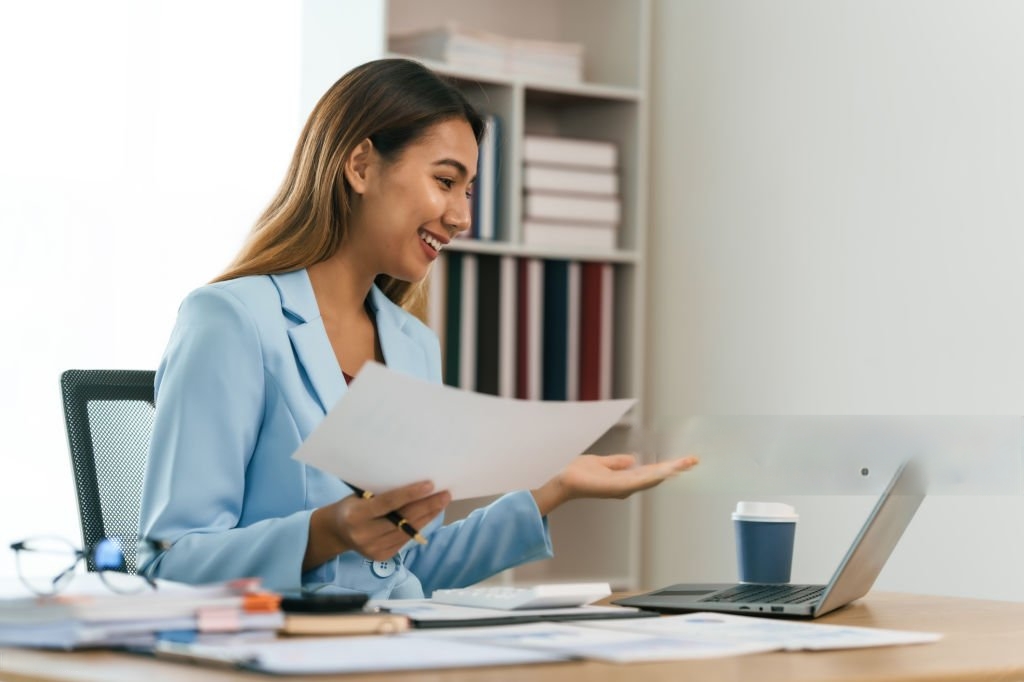 Work Abroad Without High Costs company visa